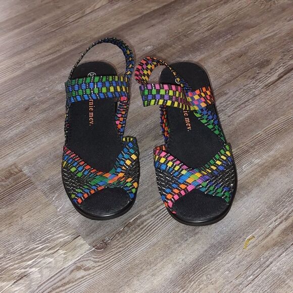 Women's Bernie Mev Fame Slip-On Platform Wedges Sz 7 ( 38) - Picture 2 of 7